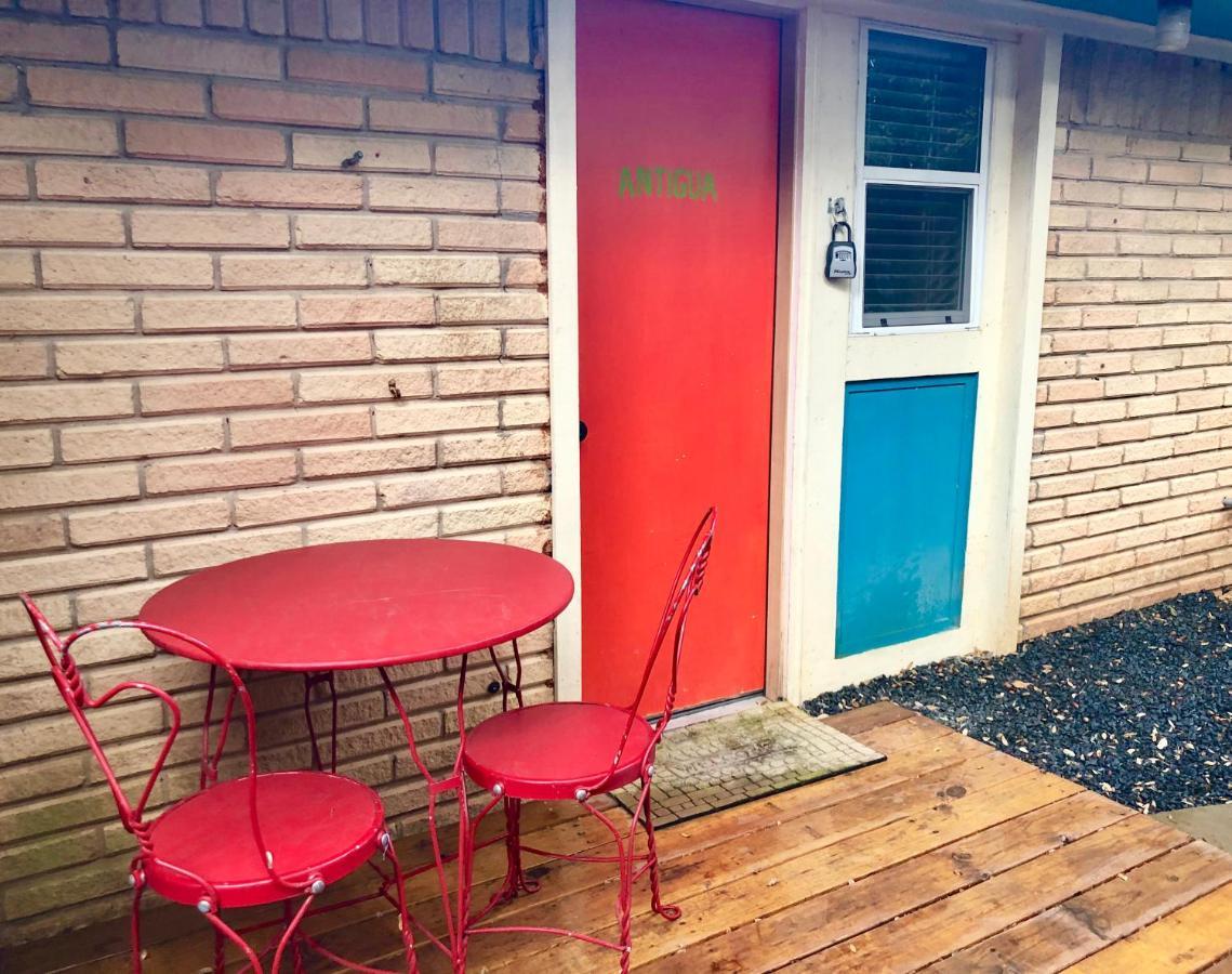The Cove Bnb Hudson Bend Exterior photo
